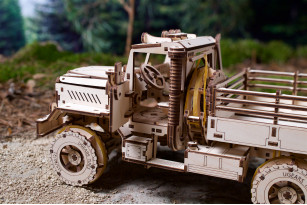 Cargo Truck mechanical model kit