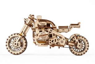 Moto Scrambler UGR-10 con sidecar – maqueta mecánica
