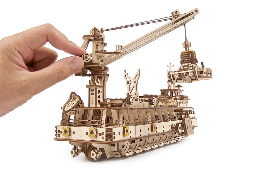 Wooden Mechanical Model 575 Pieces UGears Research Vessel 