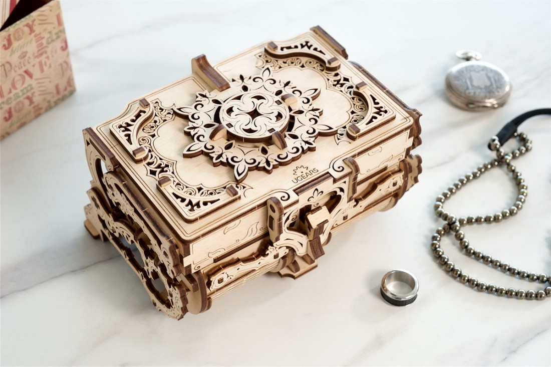 Antique Box Wooden Puzzle DIY Mechanical 3D Model Kit Educational Safe 