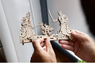 The Centuries-old Battle for Freedom model kit