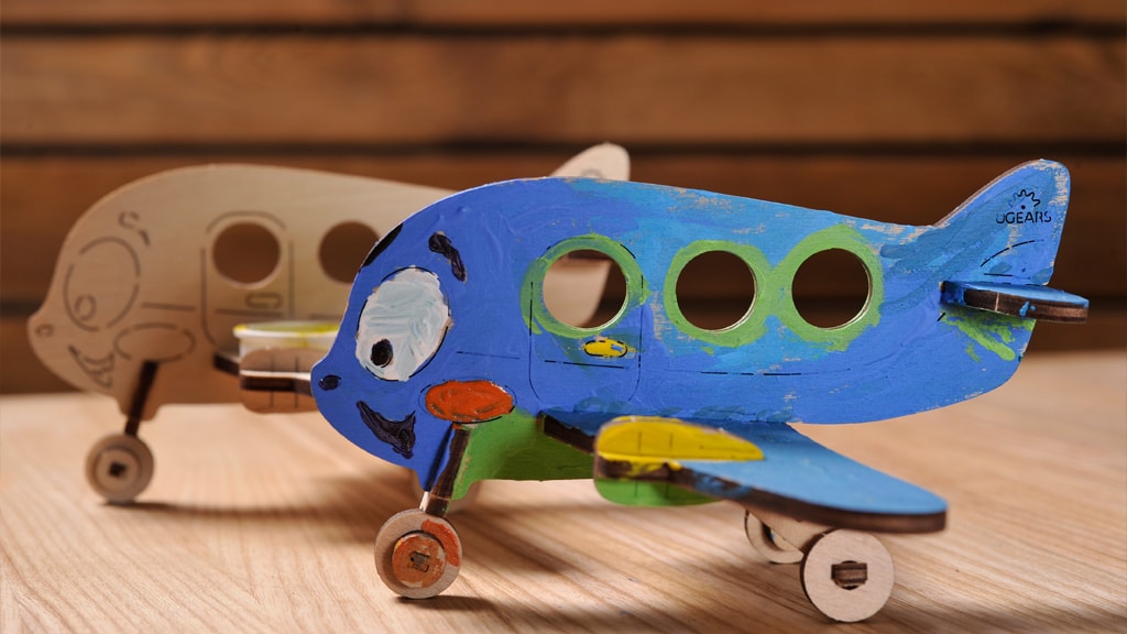 Maqueta 3D para colorear  – «Avión»
