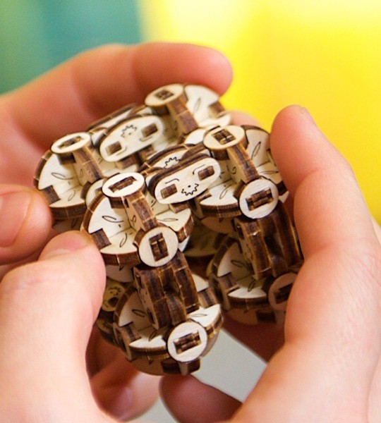 Ugears механічний конструктор Сферокуб і дерев'яна головоломка октасфера. Креативний і релаксуючий 3D пазл. Оригінальний подарунок для чоловіків і дівчат і розумне хобі для дорослих.