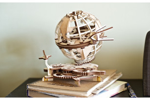 Mechanischer Modellbausatz «Globus»