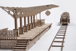 Mechanischer Modellbausatz Bahnsteig