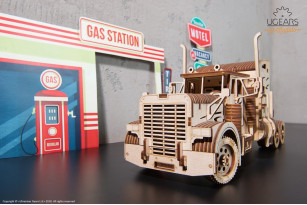 «Heavy Boy Truck VM-03» mechanical model kit