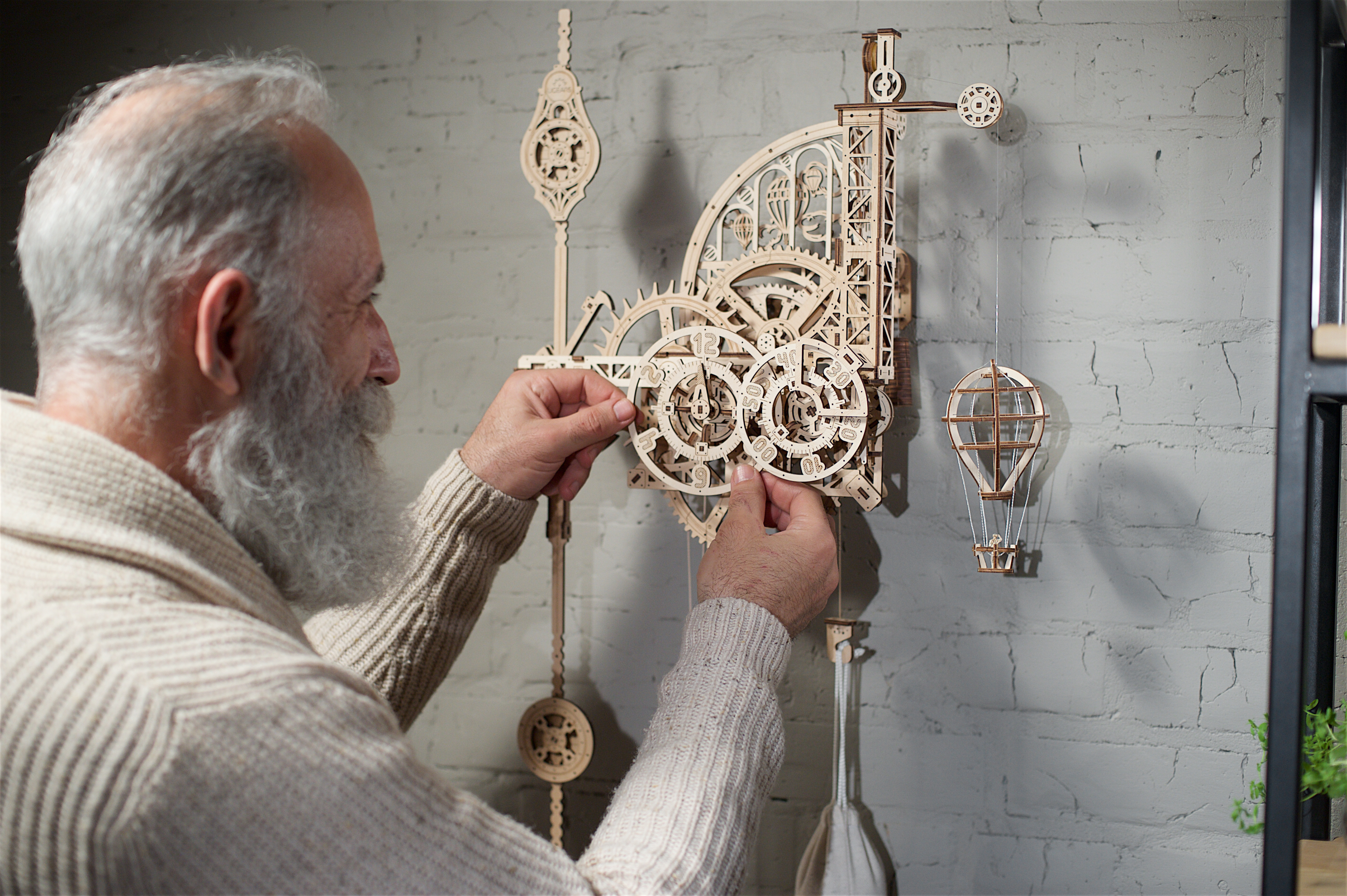 Rokr ou Ugears : quel fabricant de maquette choisir ? - malceo