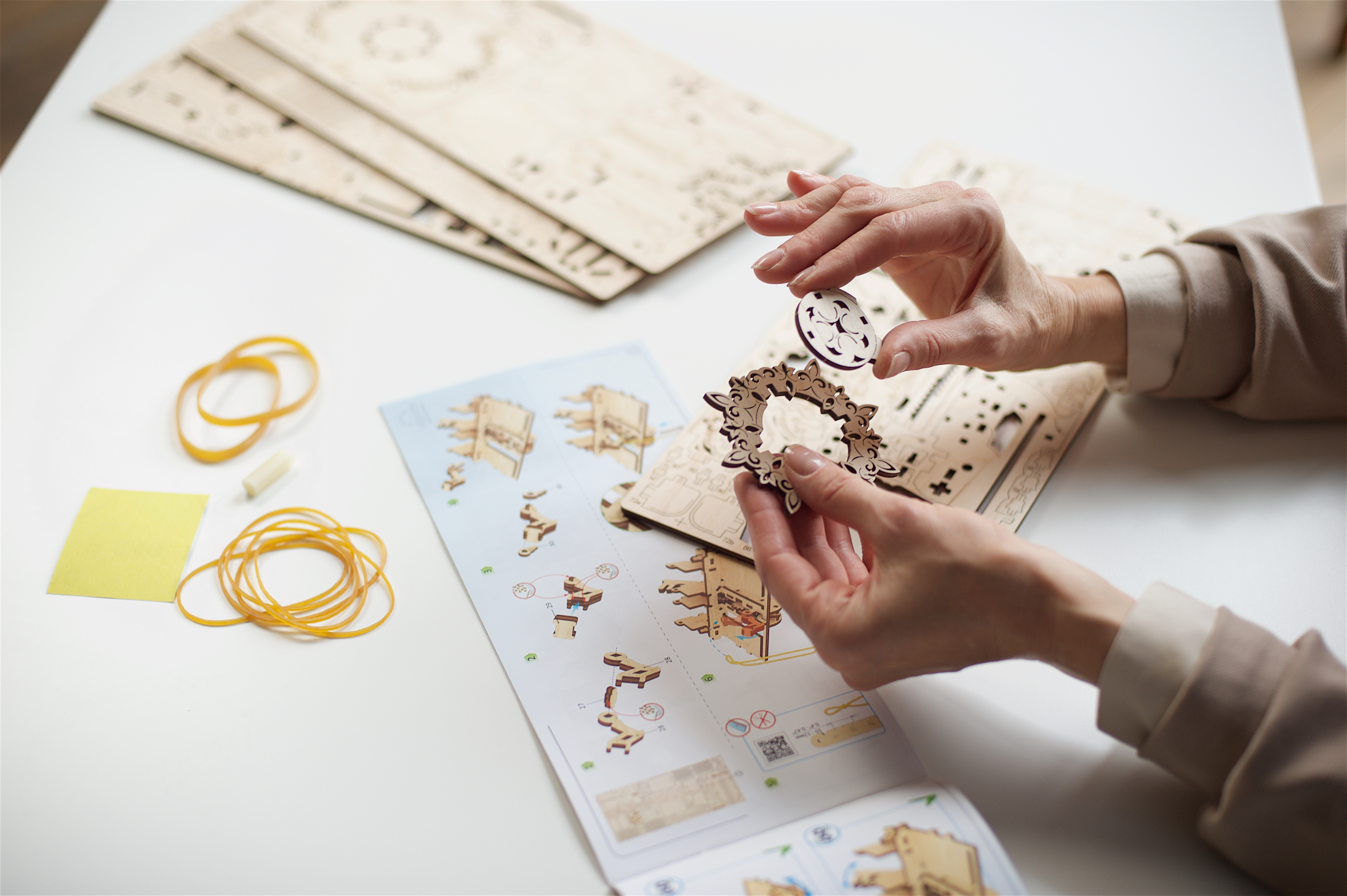 Puzzles mécaniques 3D Ugears pour les mamans