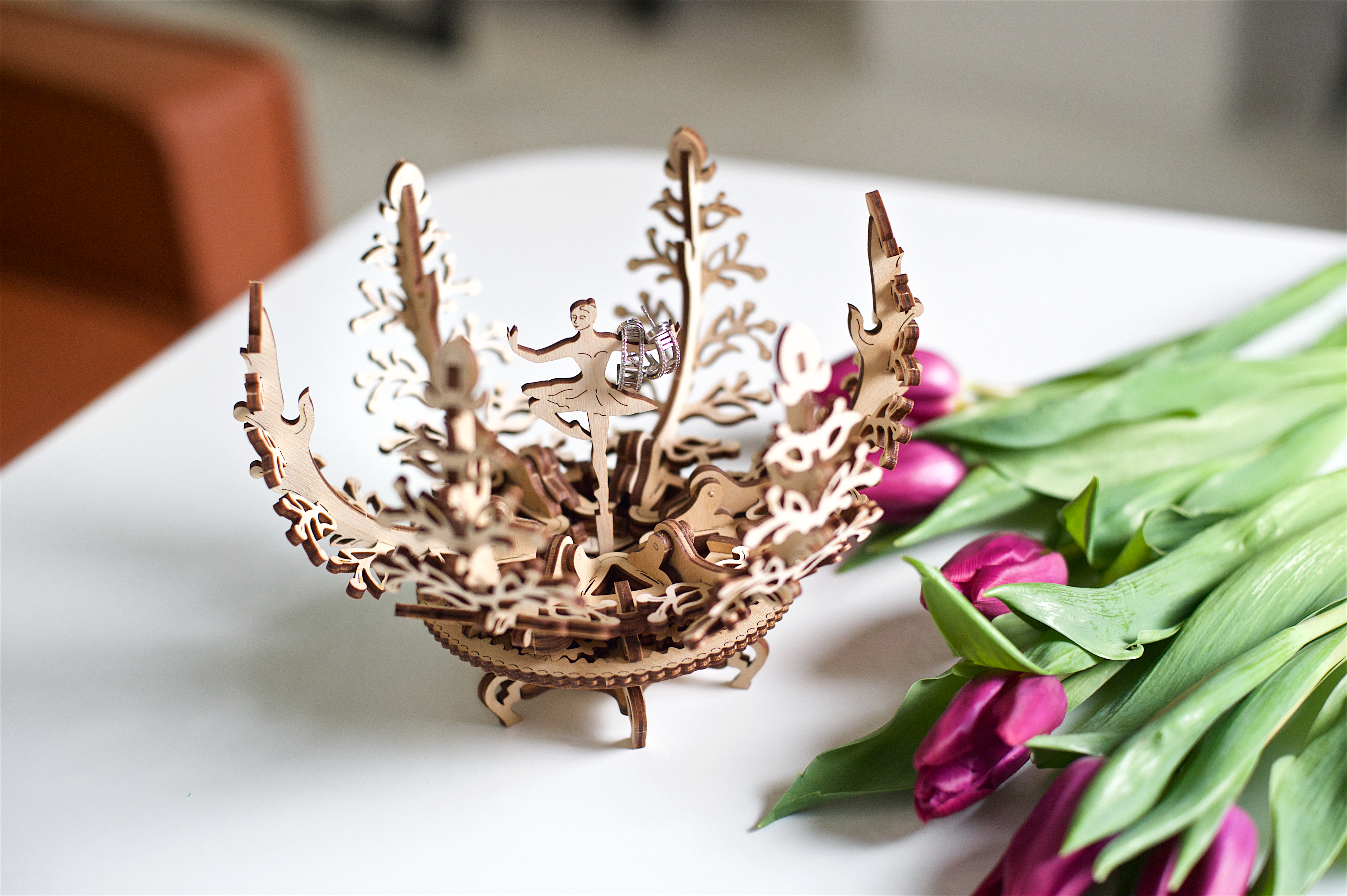 DIY 3D-Holzpuzzle Mechanische Blume von Ugears 