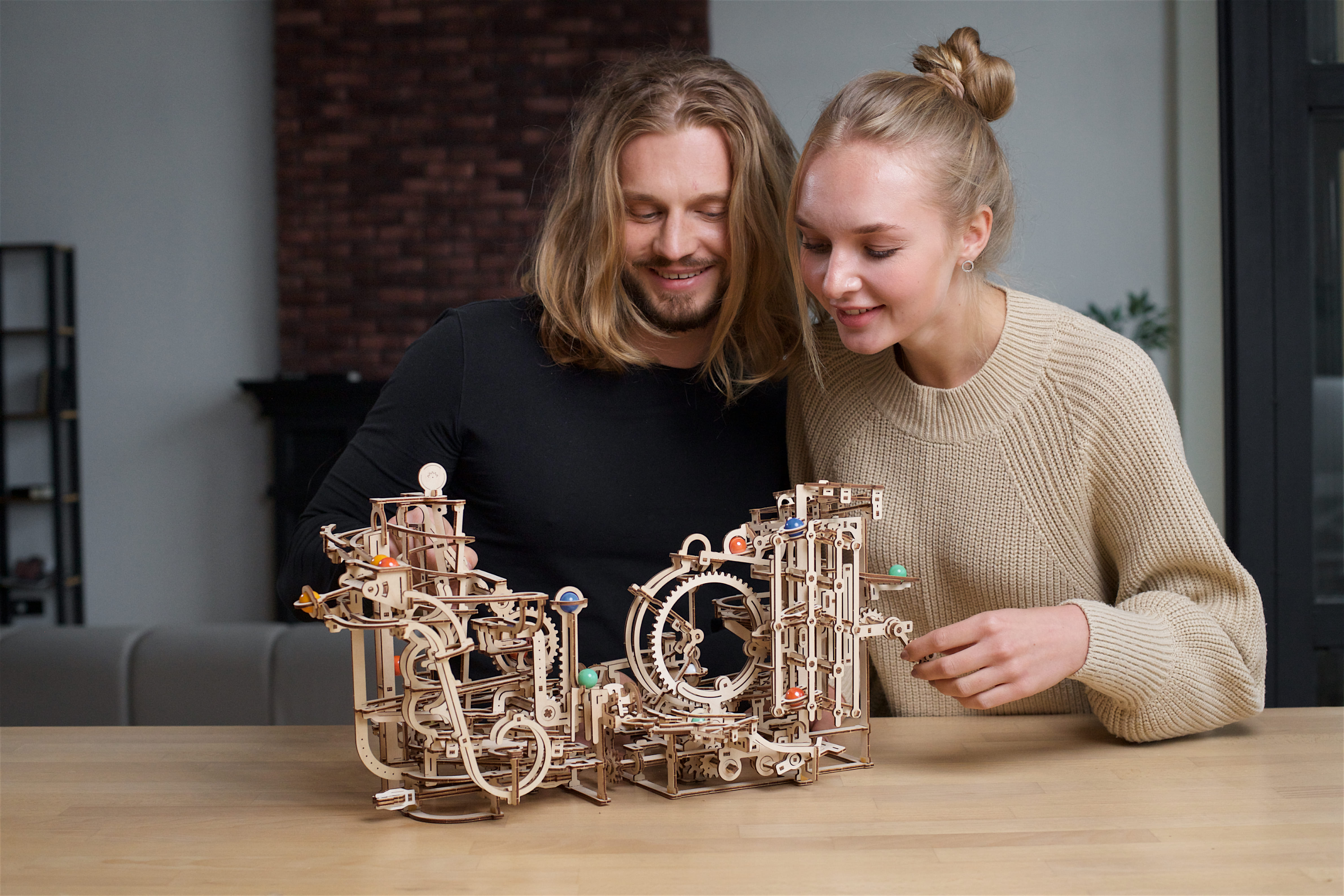 Puzzle 3D mécanique en bois Ugears pistes de billes modulaires 