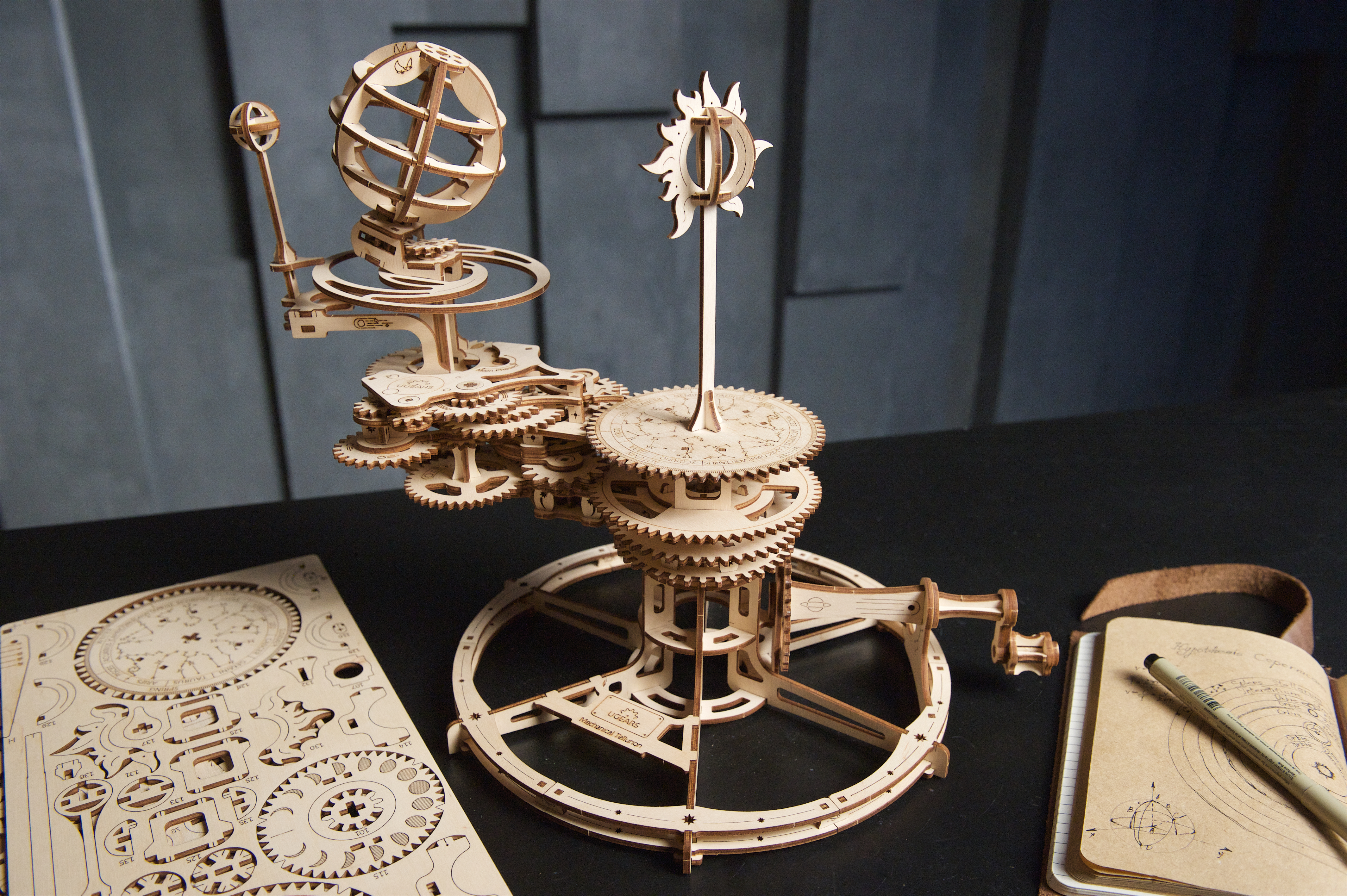 Mechanisches DIY 3D-Holzpuzzle Mechanisches Tellurium von Ugears 