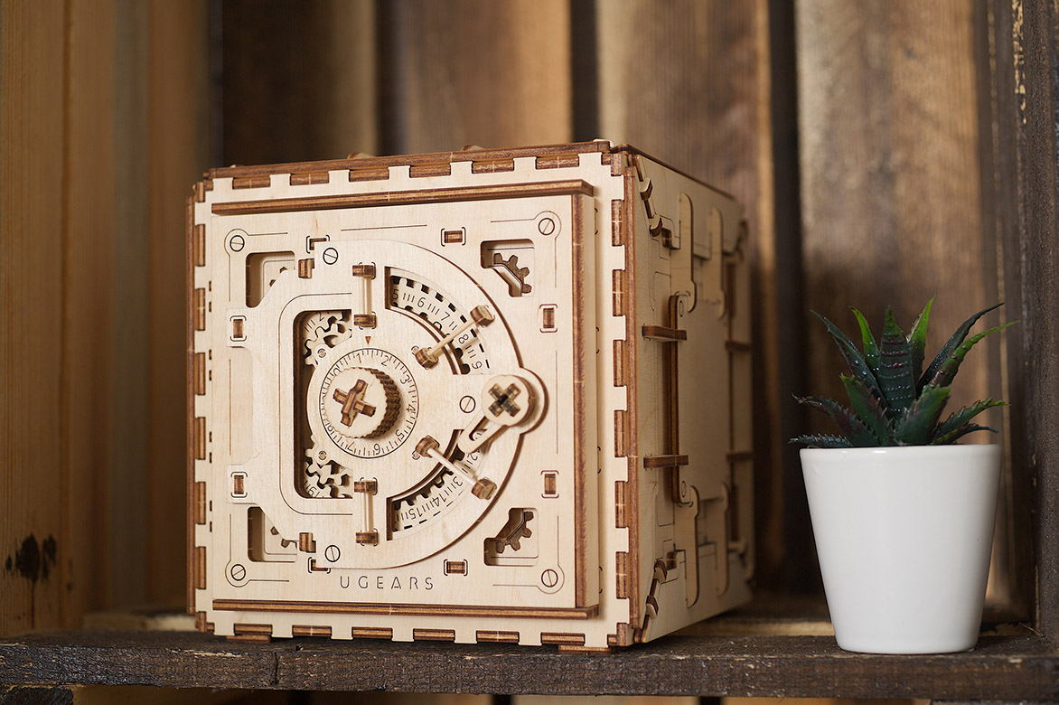 Das mechanische DIY 3D-Holzpuzzle Tresor von Ugears